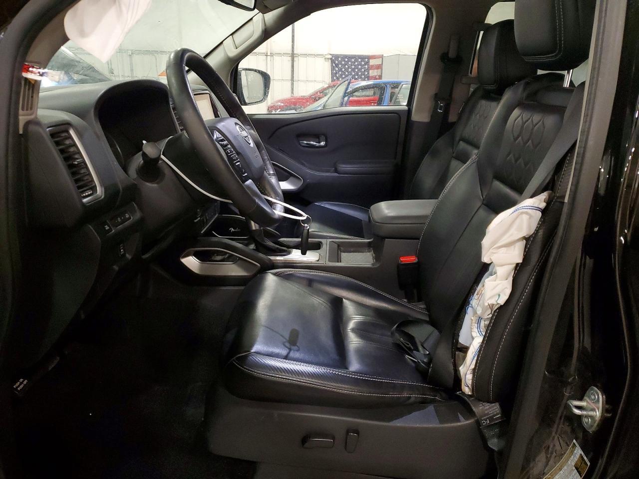 2023 Nissan Frontier SV