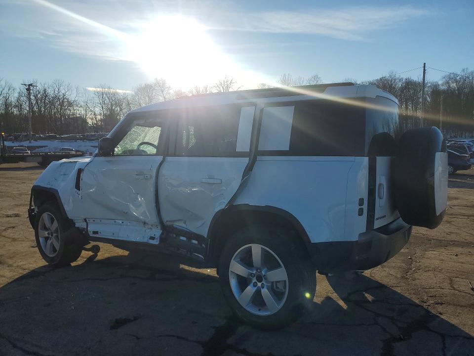 2026 Land Rover Defender 110 s