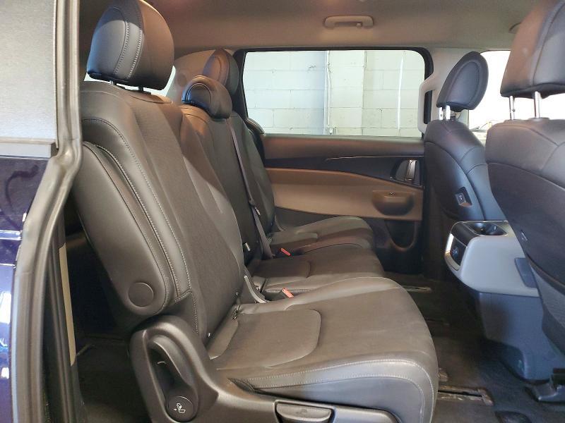 2026 KIA Carnival lxs