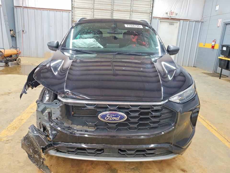2023 Ford Escape st Line