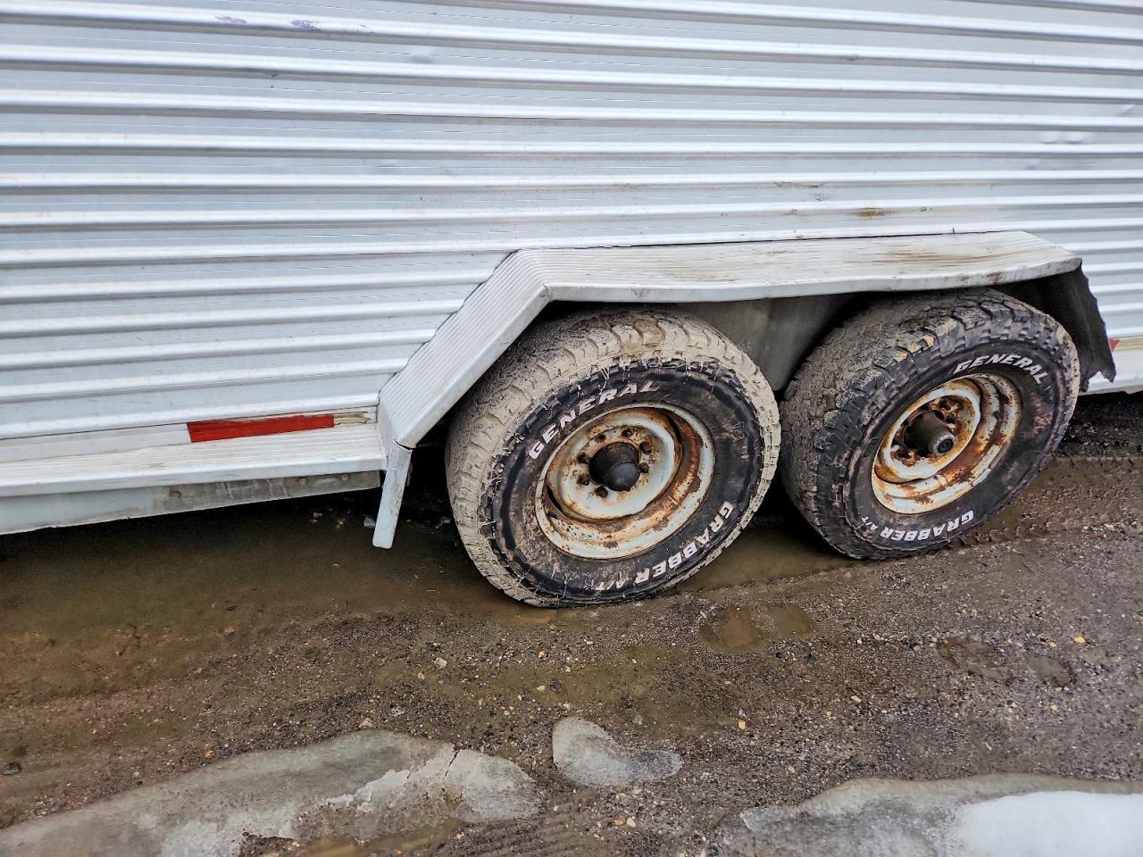 2000 Exxiss Livestock Trailer