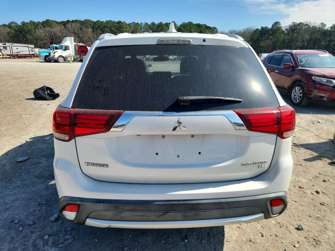 2018 Mitsubishi Outlander se