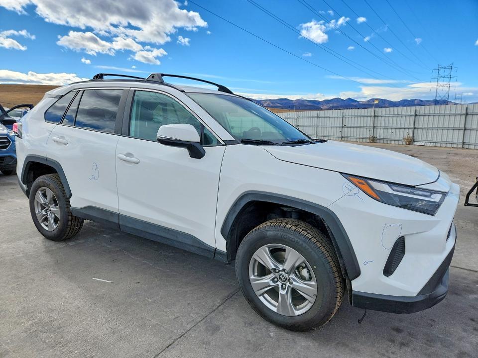 2022 Toyota Rav4 xle