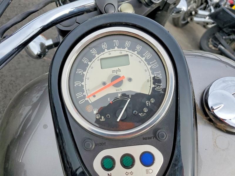 2017 Kawasaki Vn900 b