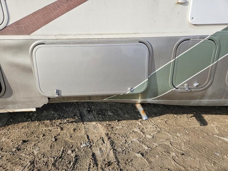 2004 Ford F550 Super Duty Camper