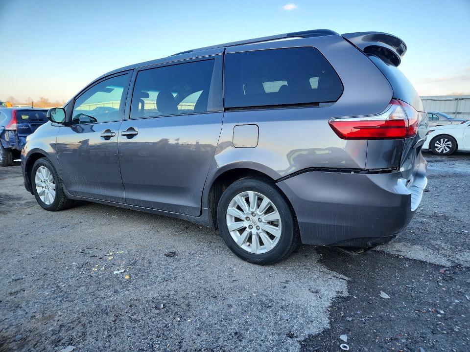 2016 Toyota Sienna le