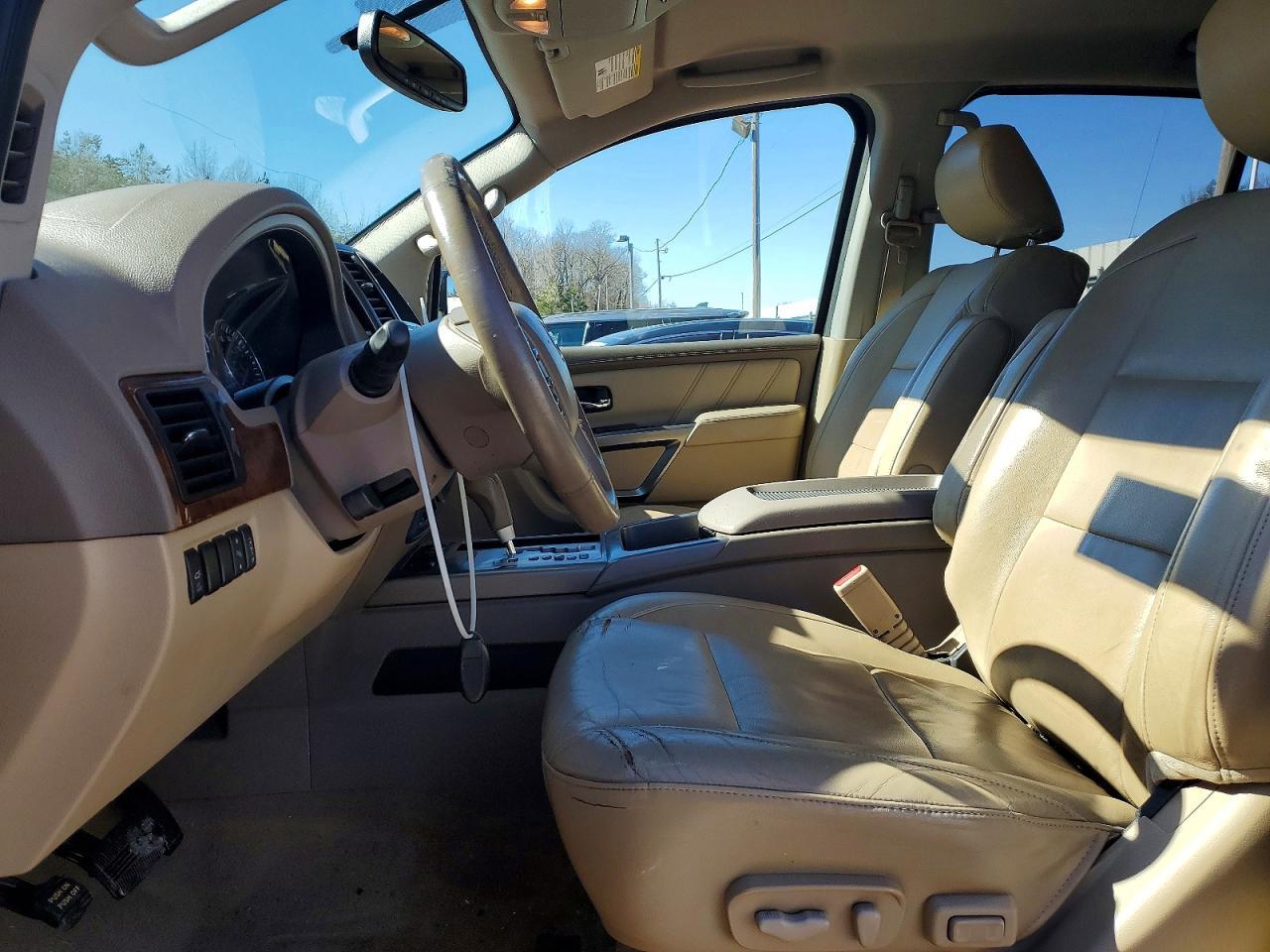 2015 Nissan Armada sv