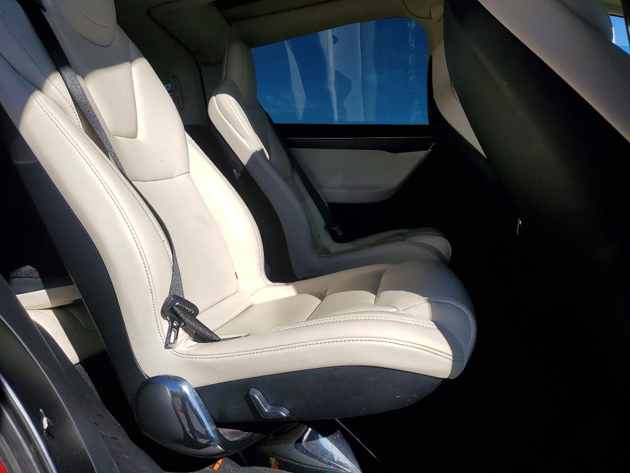 2017 Tesla Model x