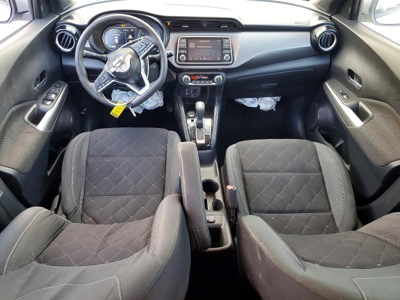 2020 Nissan Kicks sv