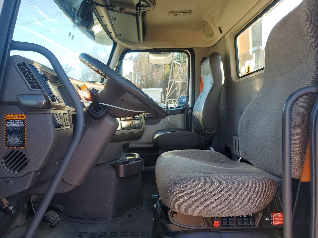 2018 Volvo VNL Semi Truck