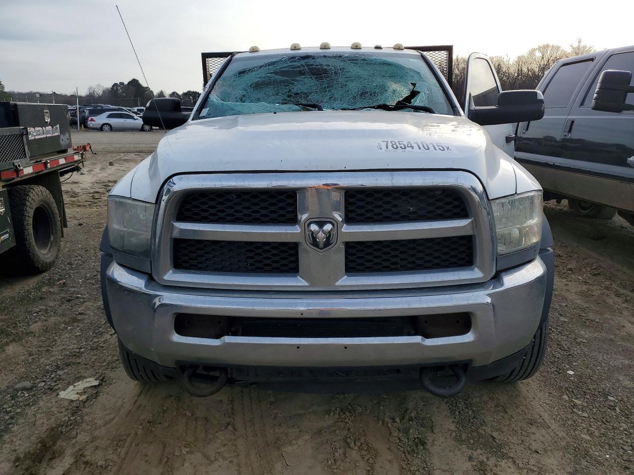 2014 Dodge RAM 5500 Flatbed Truck