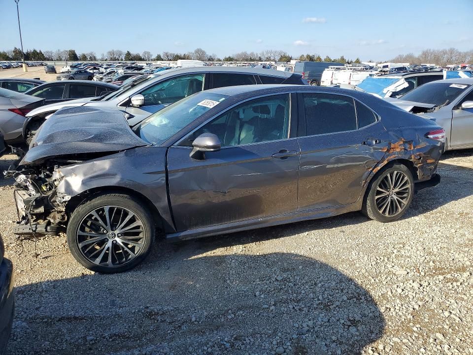 2020 Toyota Camry se