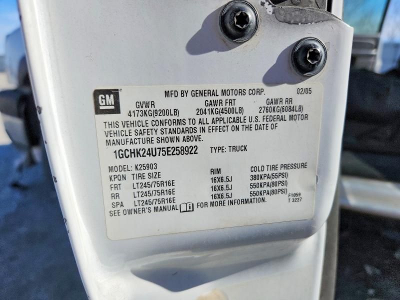 2005 Chevrolet Silverado 2500 Utility / Service Truck