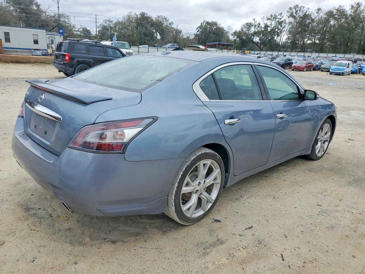 2012 Nissan Maxima s