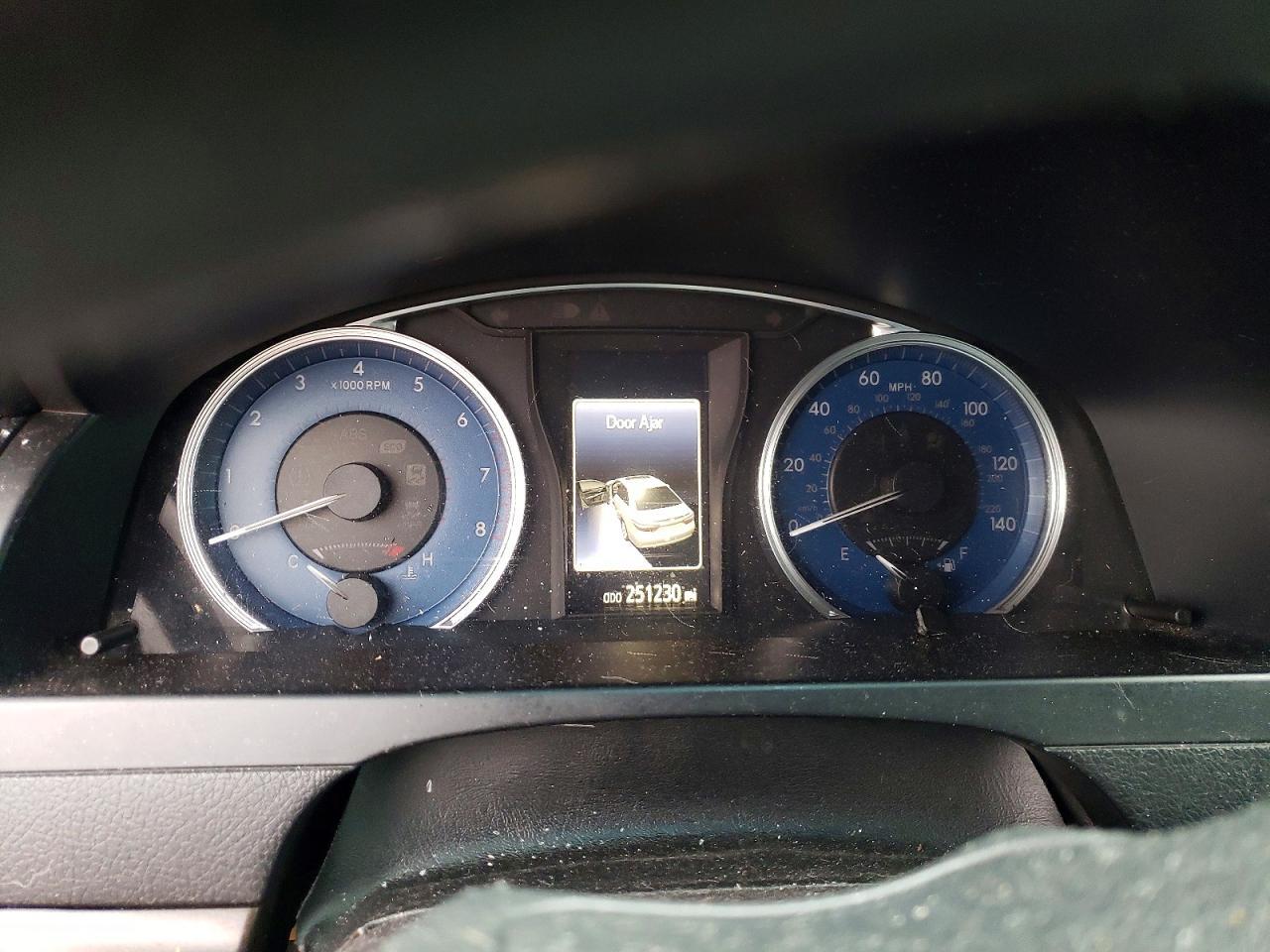 2016 Toyota Camry le