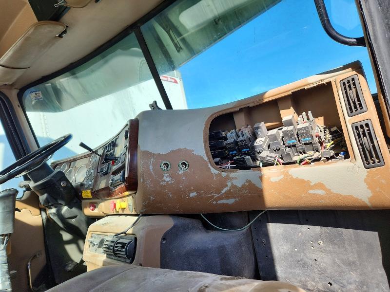 2005 Mack Cv713