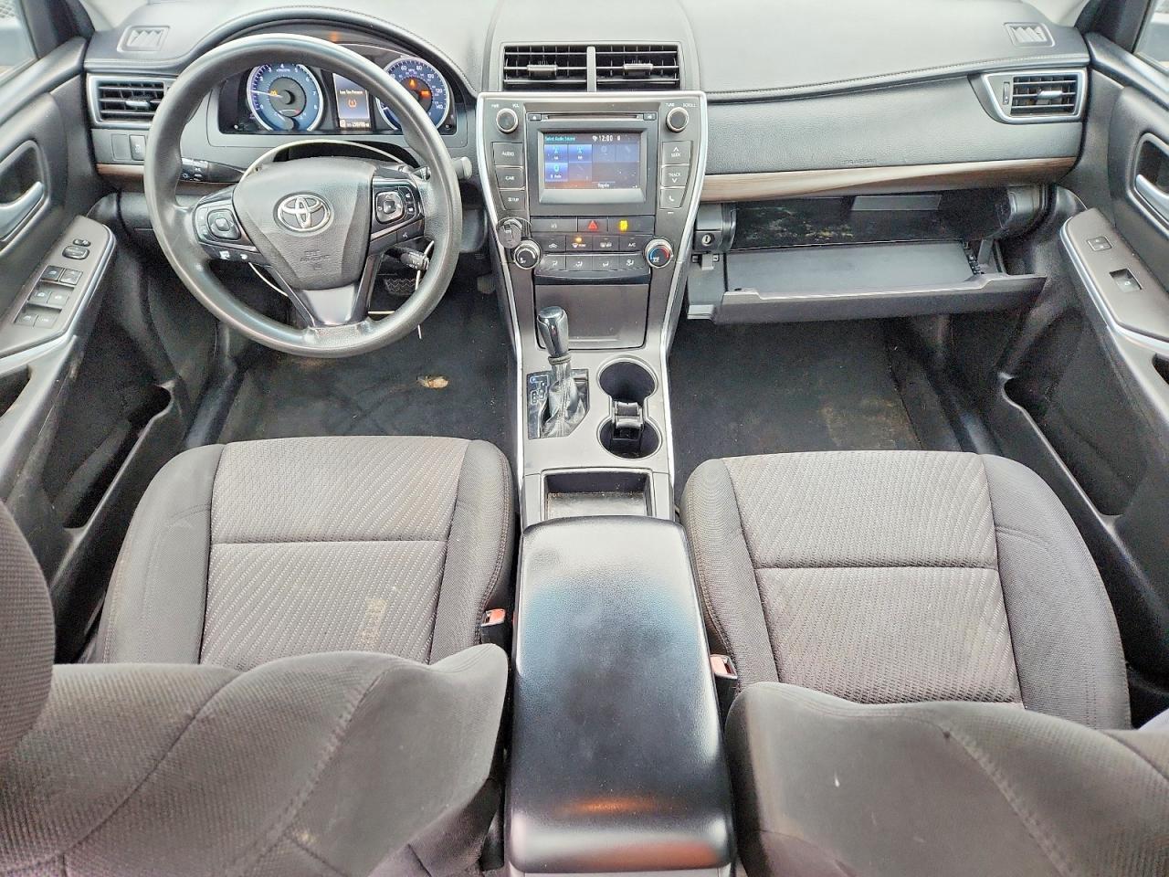 2016 Toyota Camry le