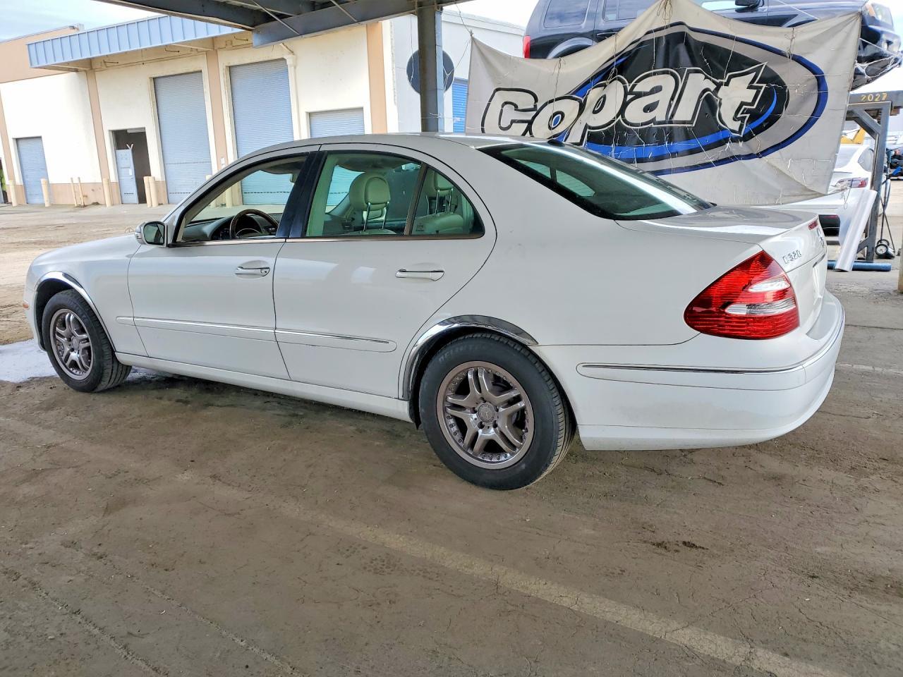 2003 Mercedes-Benz E 320