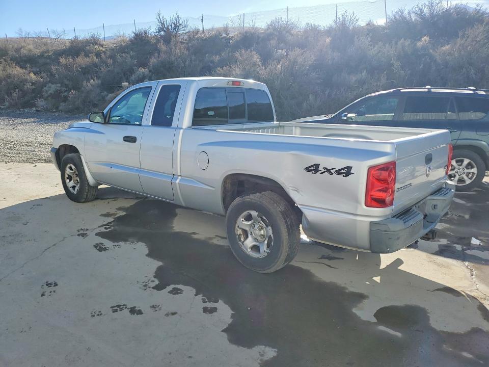 2005 Dodge Dakota st
