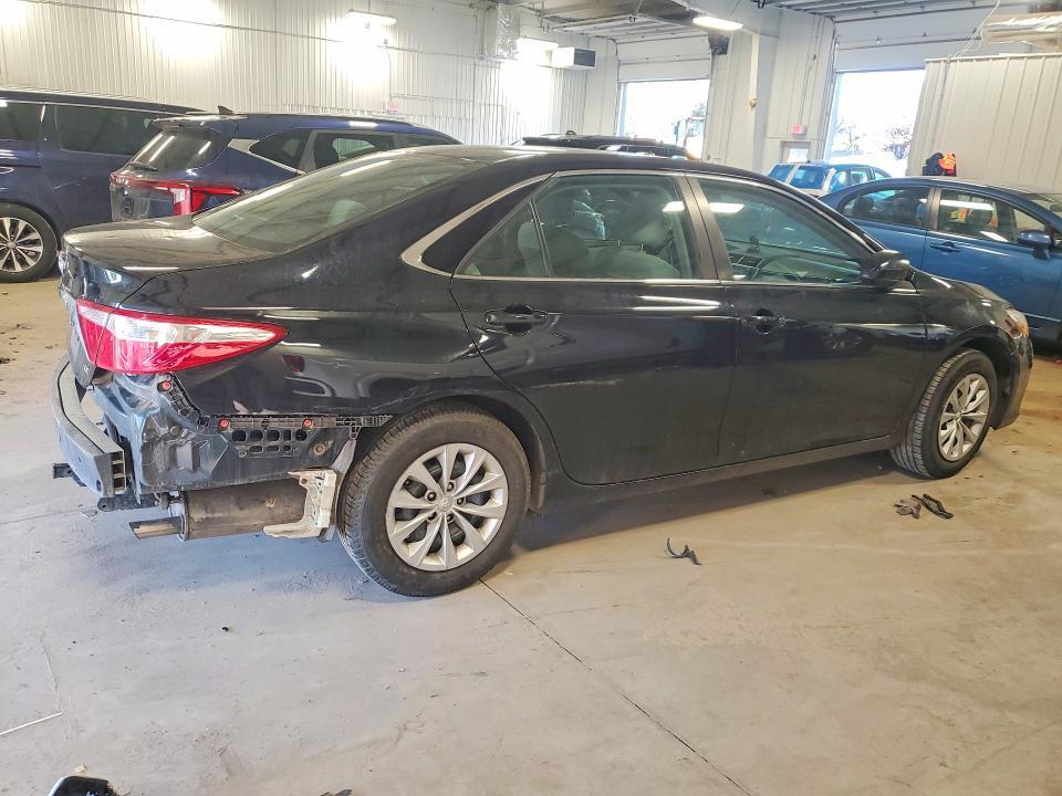2016 Toyota Camry le