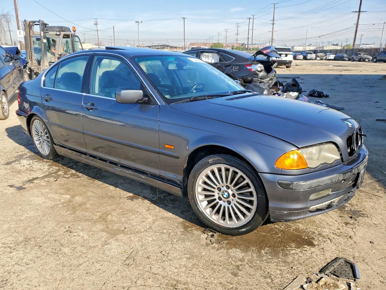 2001 BMW 330 i