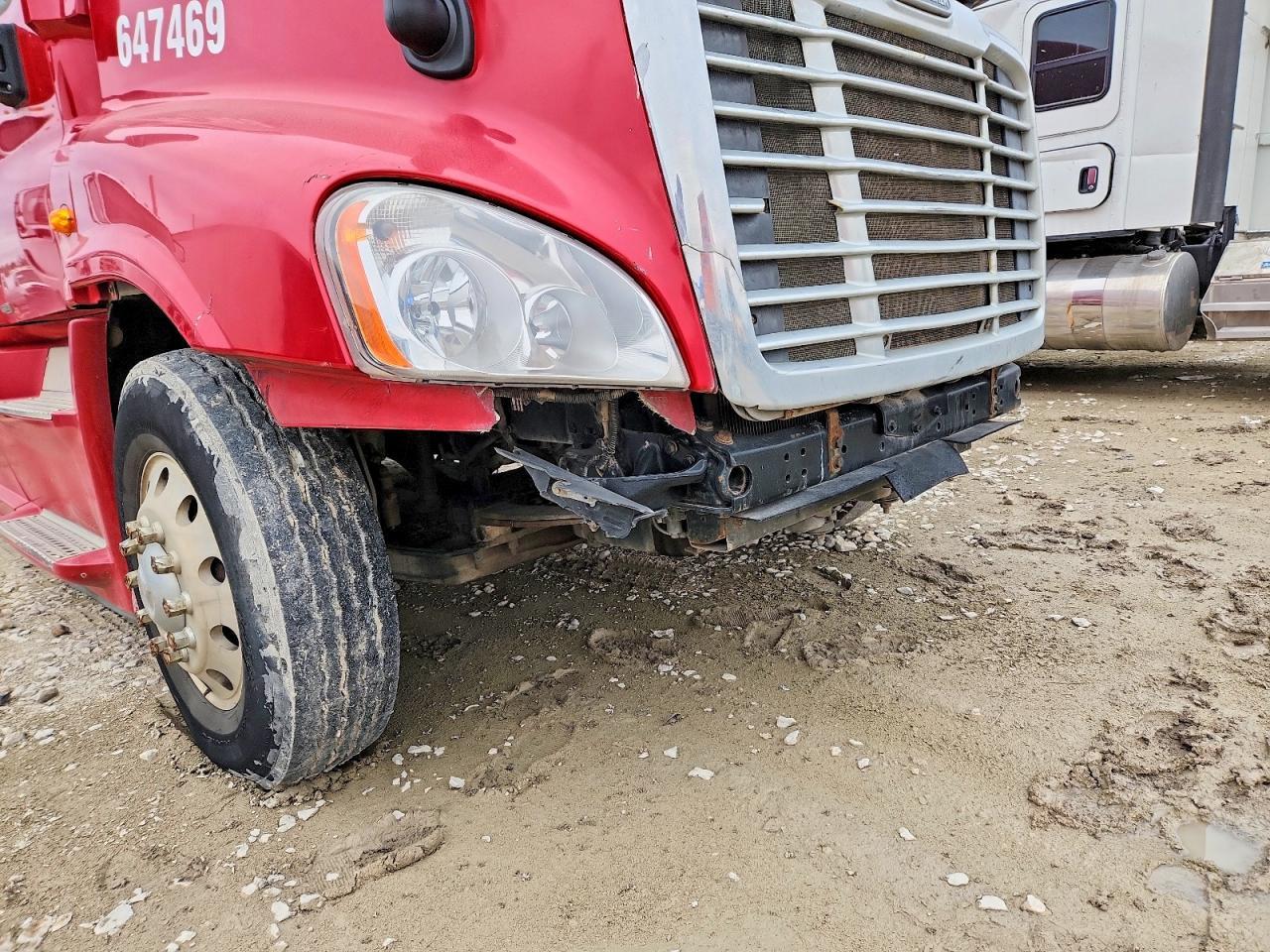 2015 Freigliner 2015 Freightliner Cascadia Semi Truck