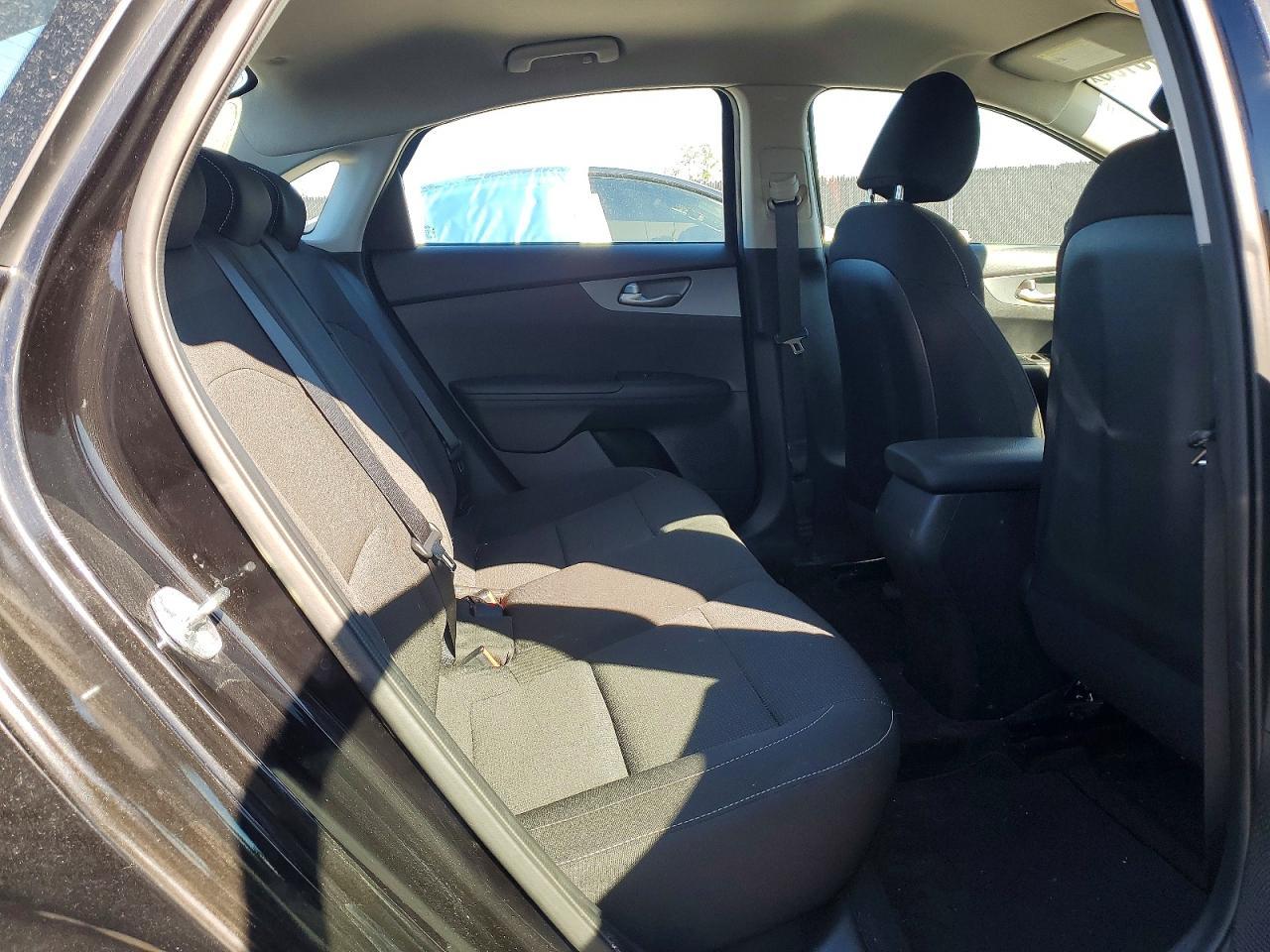 2021 KIA Forte fe