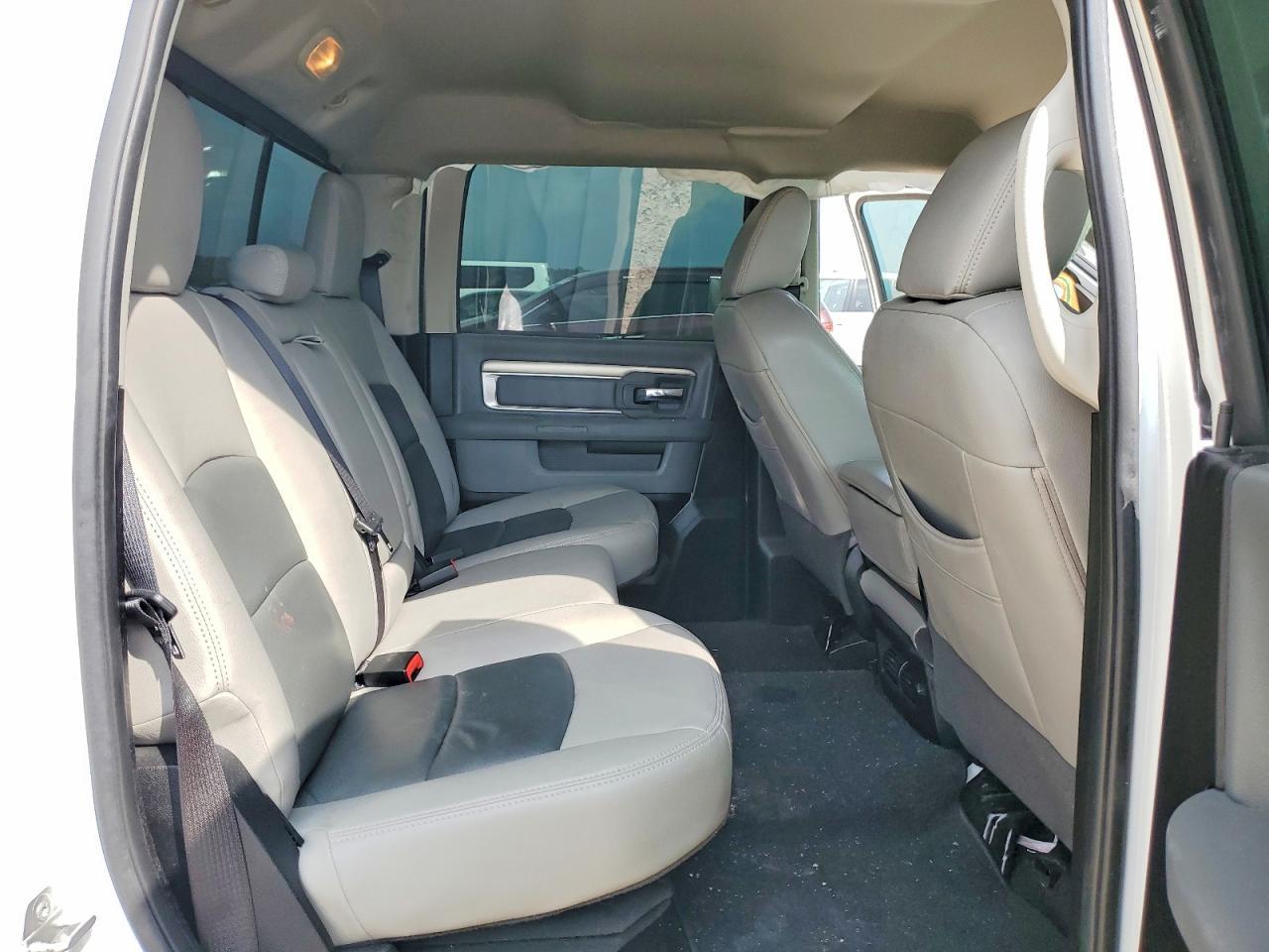 2016 Dodge Ram 1500 slt