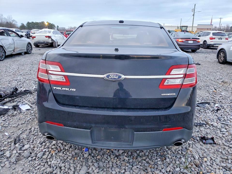 2017 Ford Taurus se