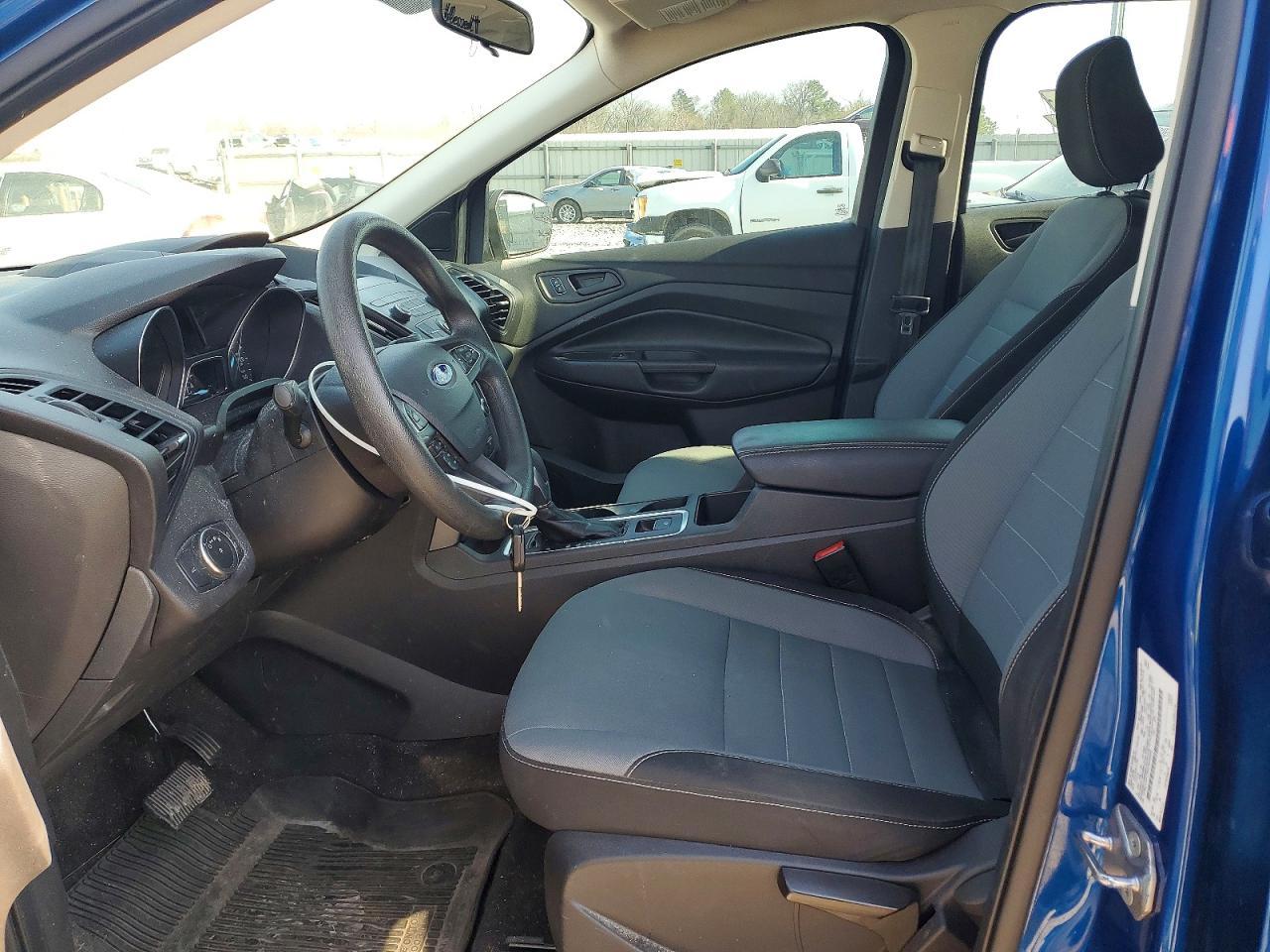 2019 Ford Escape s