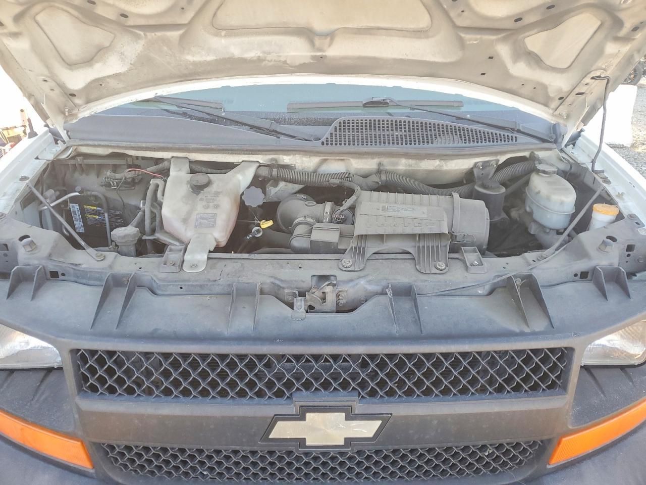 2010 Chevrolet Express 2500 Cargo Delivery Van