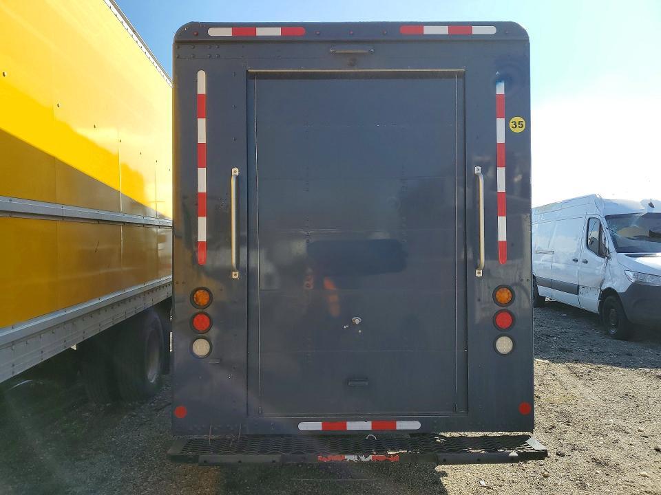 2020 Freightliner MT45G Chassis Delivery Truck