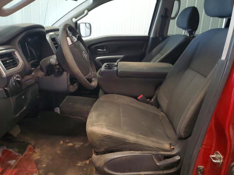 2017 Nissan Titan sv