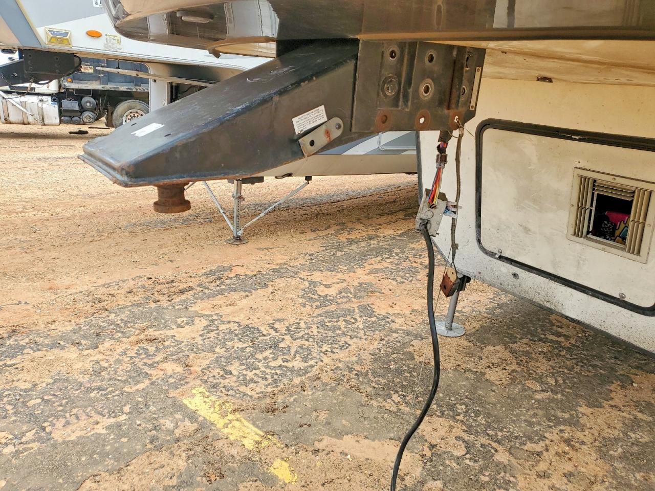 2016 Keystone Montana HI