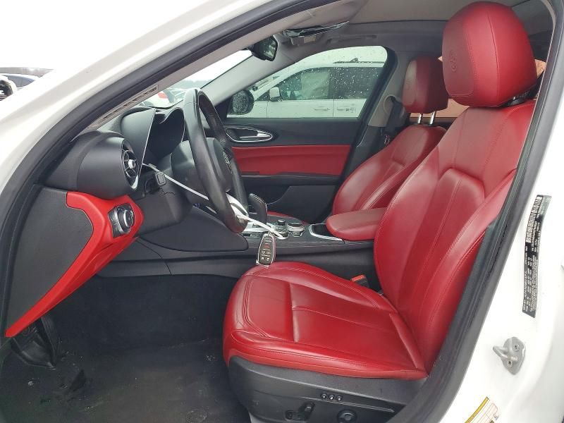 2021 Alfa Romeo Giulia Sport