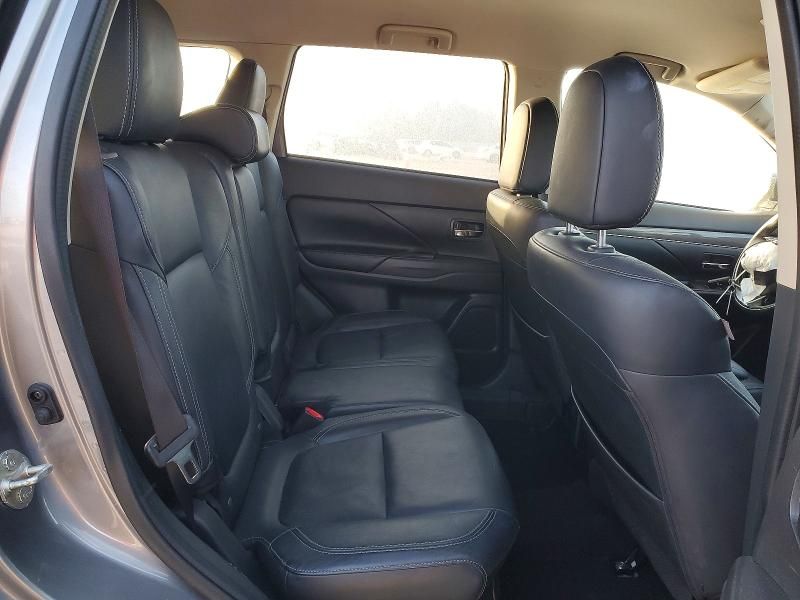 2020 Mitsubishi Outlander se