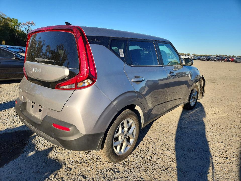 2022 KIA Soul lx