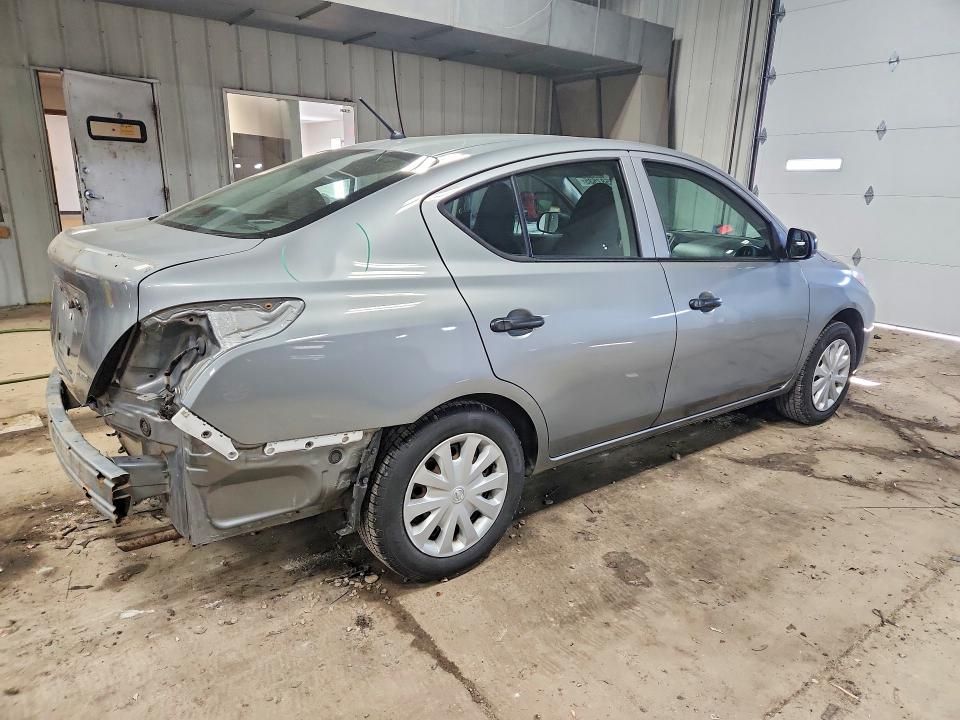2013 Nissan Versa s