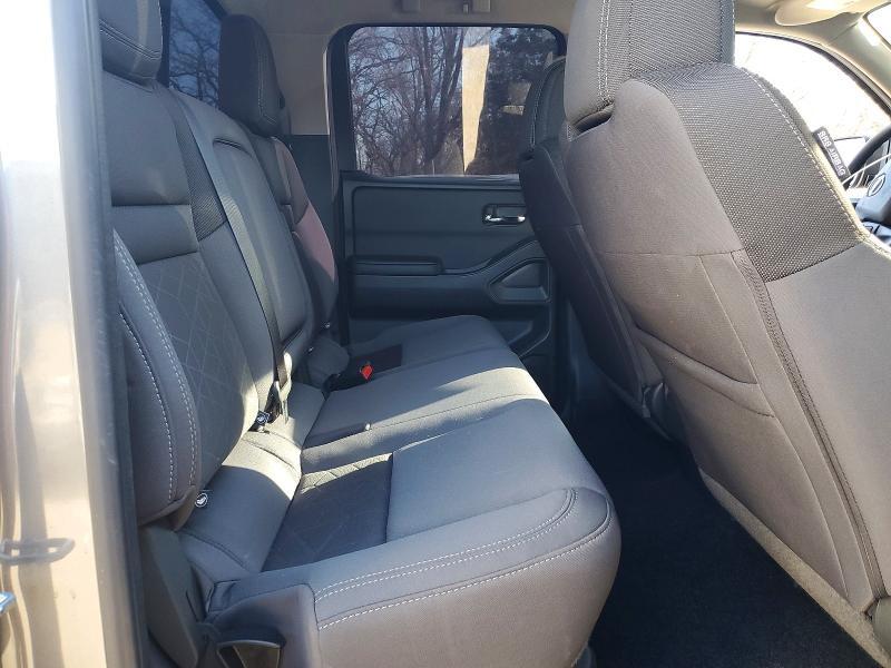 2025 Nissan Frontier s