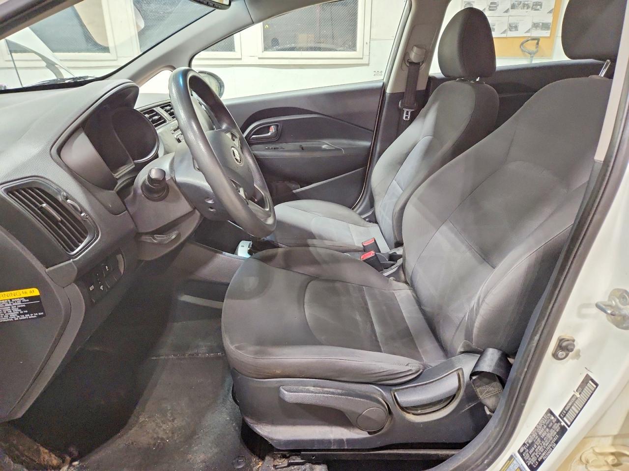 2013 KIA Rio lx