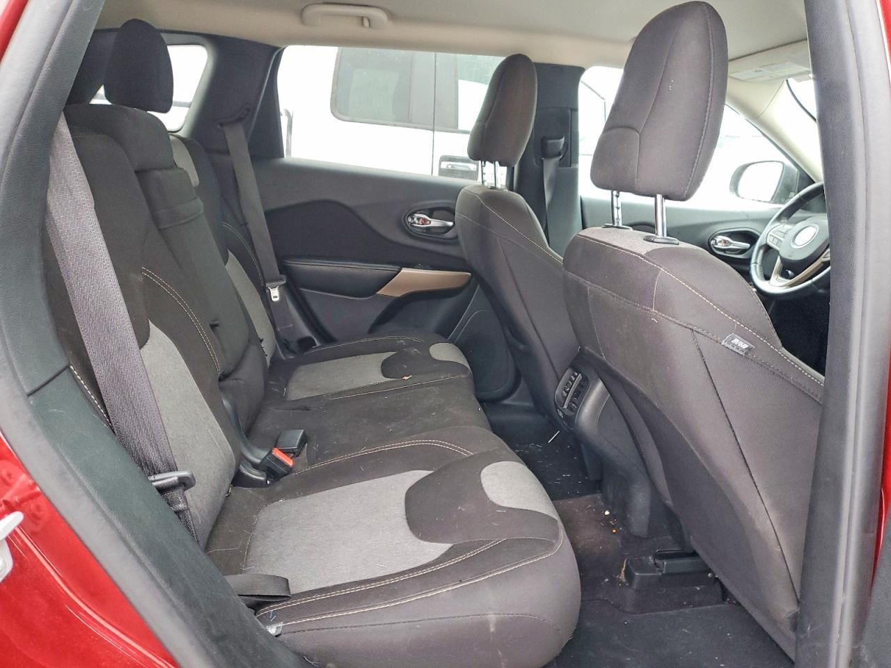 2017 Jeep Cherokee Sport
