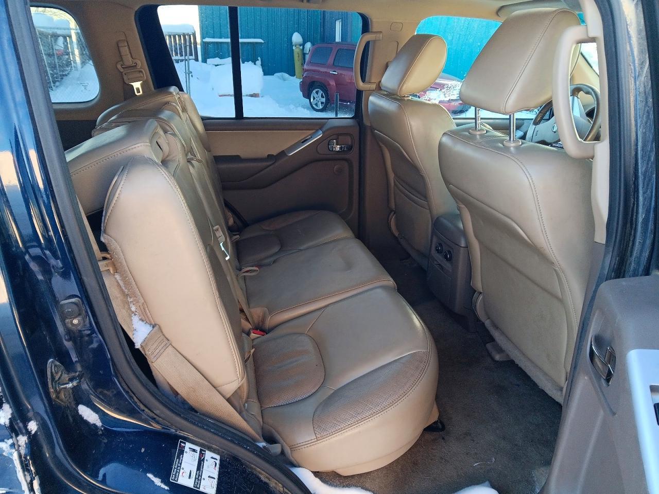 2012 Nissan Pathfinder s
