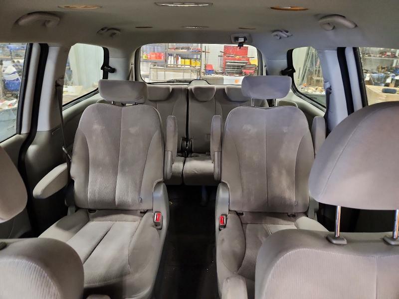 2009 KIA Sedona lx