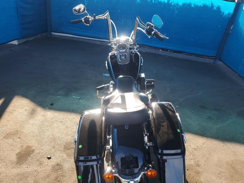 2016 Harley-Davidson FLD Switchback