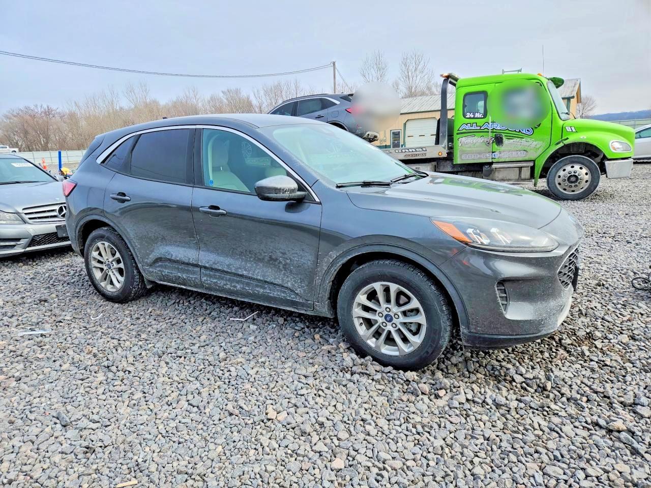2020 Ford Escape se