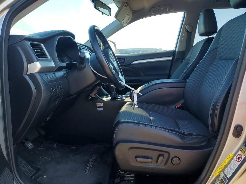 2015 Toyota Highlander le