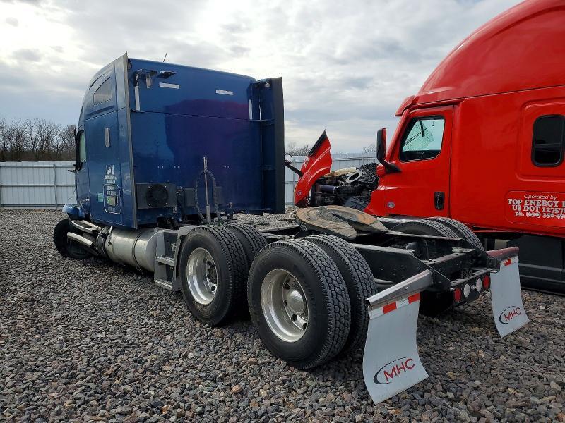 2016 Kenworth T400 Semi Truck