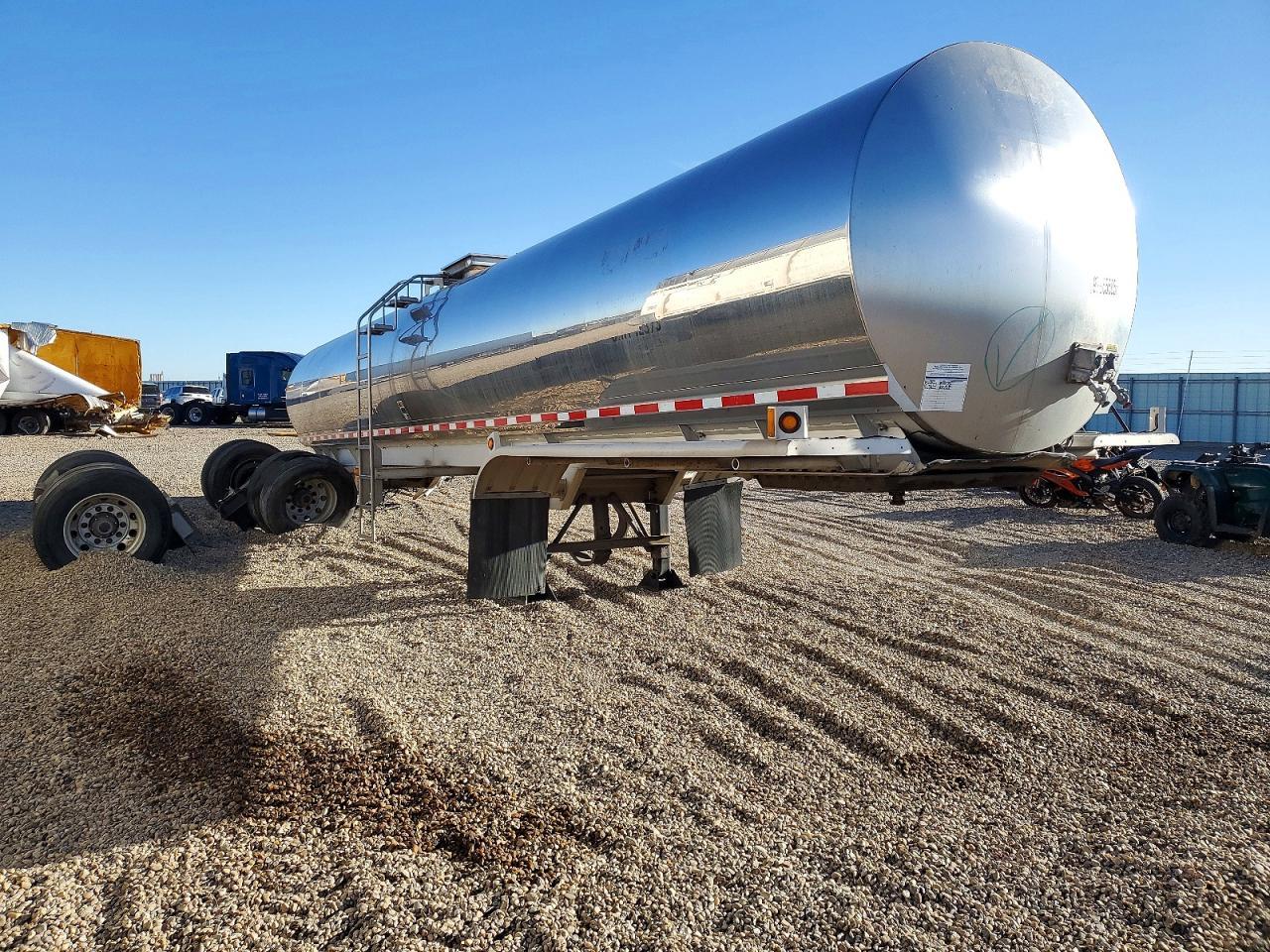 2012 Walker Tank Trailer