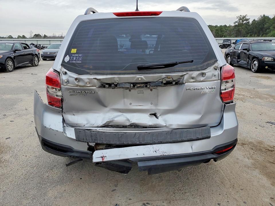 2015 Subaru Forester 2.5i