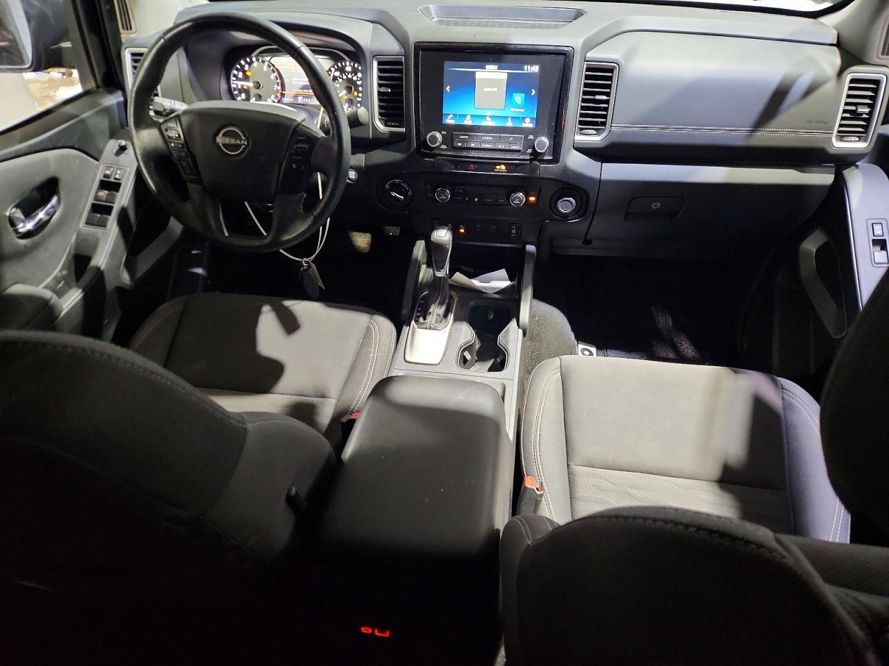2022 Nissan Frontier SV